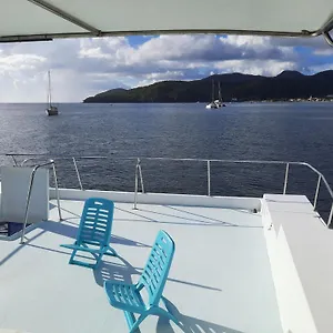 https://laquahome-hbergement-sur-leau.comcaribbean.com